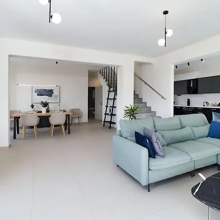 Villa Lamzi's