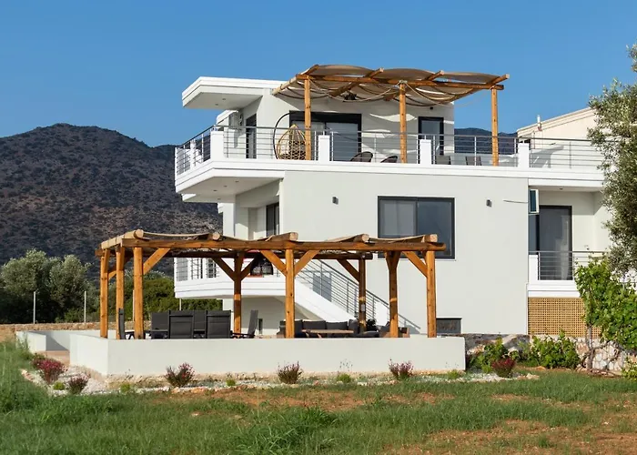 Lamzi's Villa La Canea